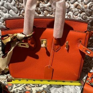 Amazing tangerine Satchel bag w so many details GORG screams OLD MONEY 💴 🌟 👜